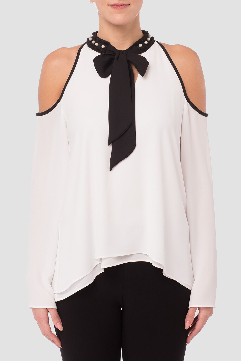 Joseph Ribkoff blouse style 181295. Blanc Cassé/noir