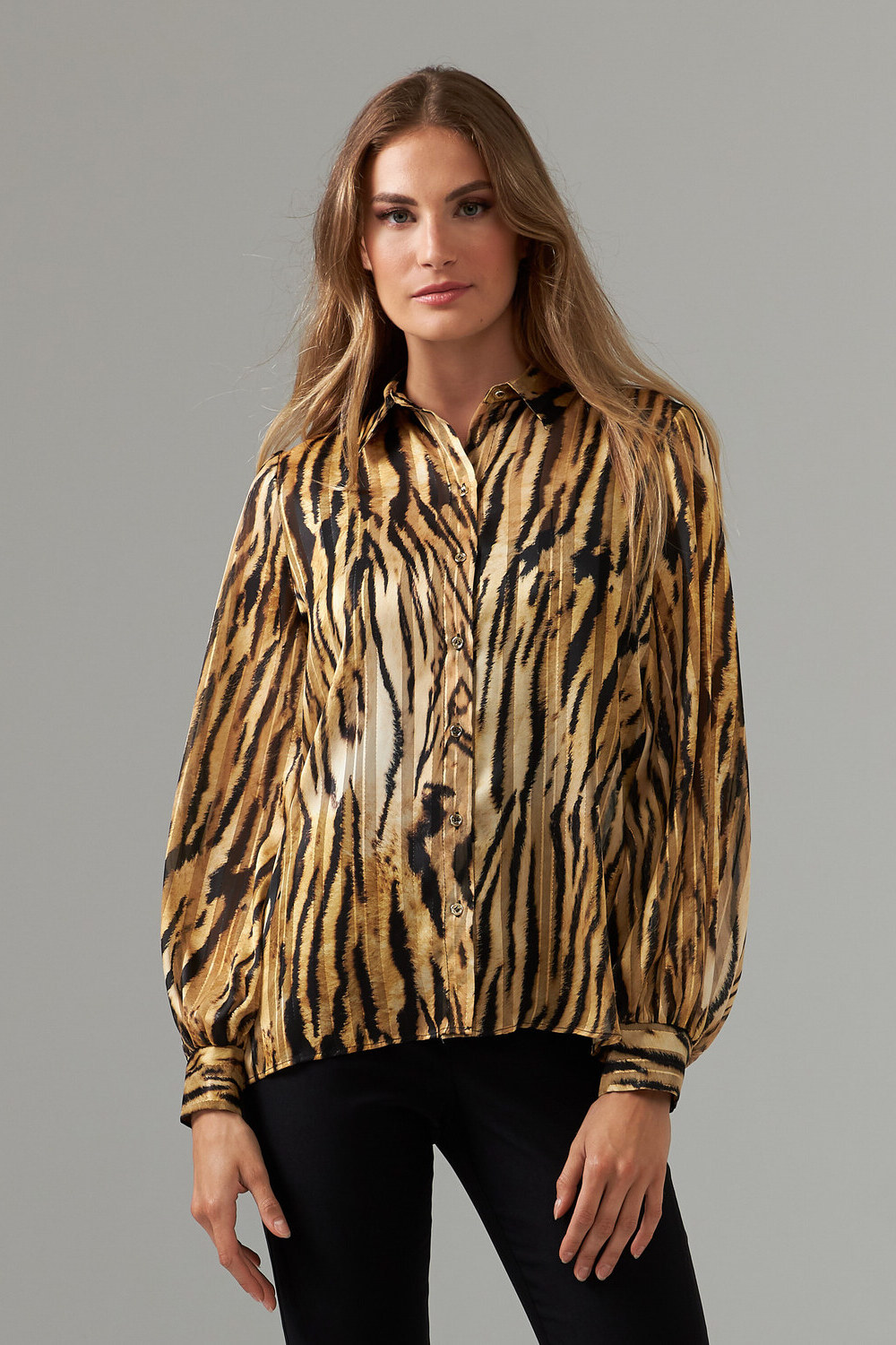 Joseph Ribkoff blouse style 203682. Noir/or