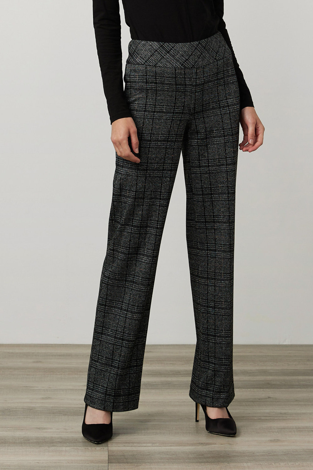 Joseph Ribkoff Pantalon à motif plaid modèle 214107. Noir/multi