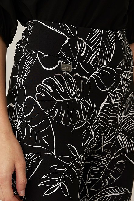 Joseph Ribkoff Palm Print Cropped Pants Style 221132. Black/vanilla. 3