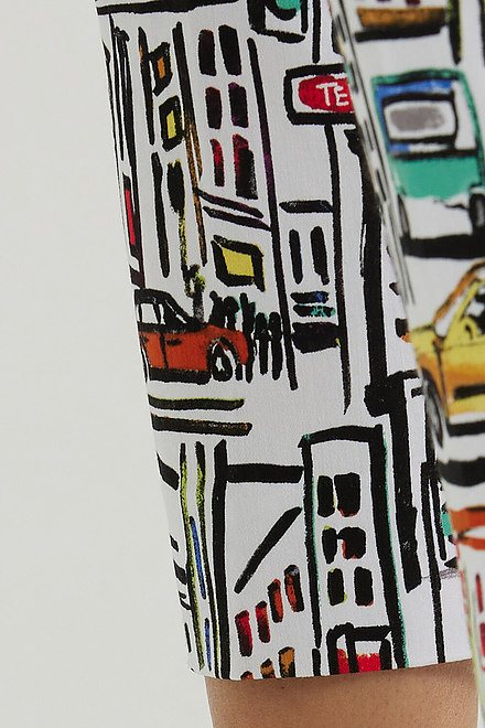 Joseph Ribkoff Taxi Print Cropped Pants Style 222067. Vanilla/multi. 5