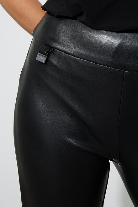 Pantalon ajust&eacute; en simili cuir Mod&egrave;le 223196. Noir. 5