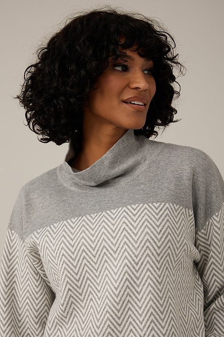 Emproved Chevron Print Sweater Style A2241. Grey Ivory . 3