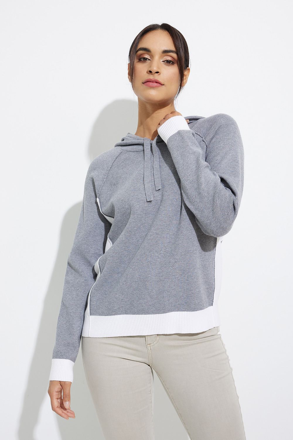 Colour block Hooded Sweater Style C2426. Heather Grey