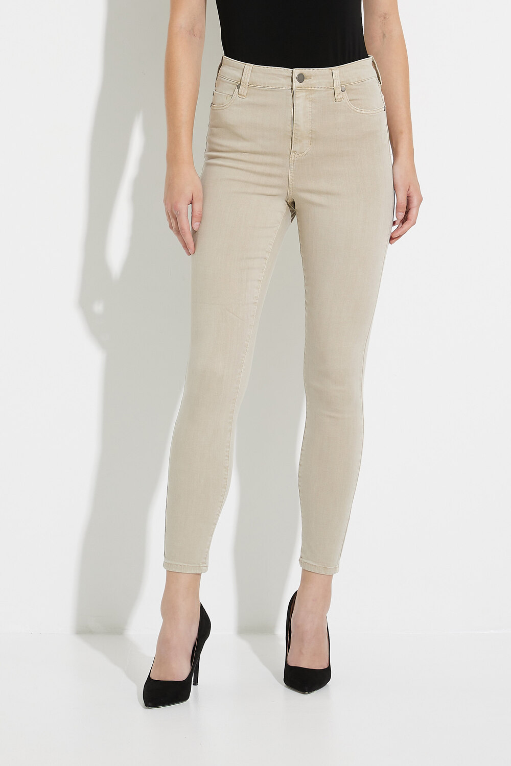 High-Rise Ankle Skinny Jeans Style LM2100F81. Chai Tan