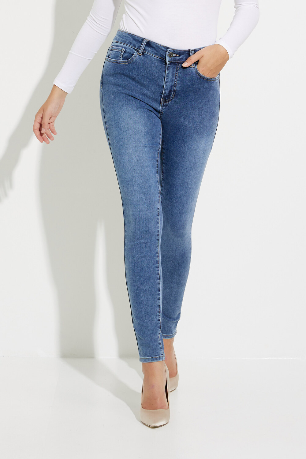 Jeans skinny extensible Modèle C5370. Bleu Moyen Denim