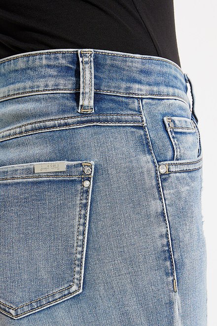 Mid-Rise Frayed Jeans Style 231924. Vintage Blue. 4
