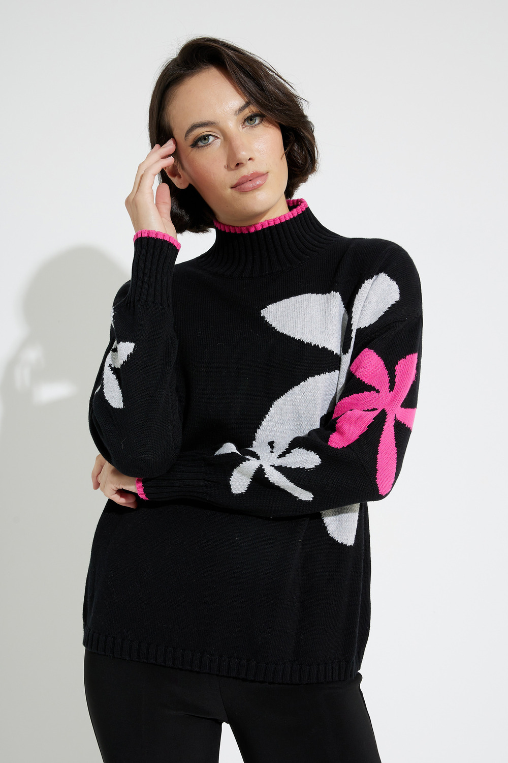 Floral Motif Sweater Style EW29006. Black/multi