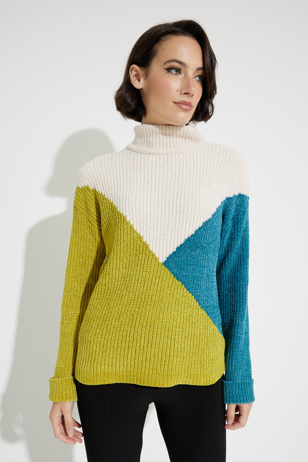 Color-Blocked Sweater Style EW29025. Green