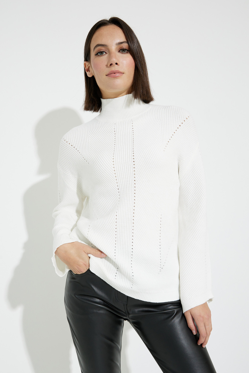 Alison Sheri Sweaters & Cardigans modèle A40015. Blanc Cassé
