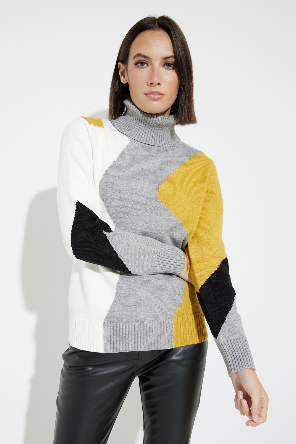 Colour-Blocked Sweater Style A40115. Multi