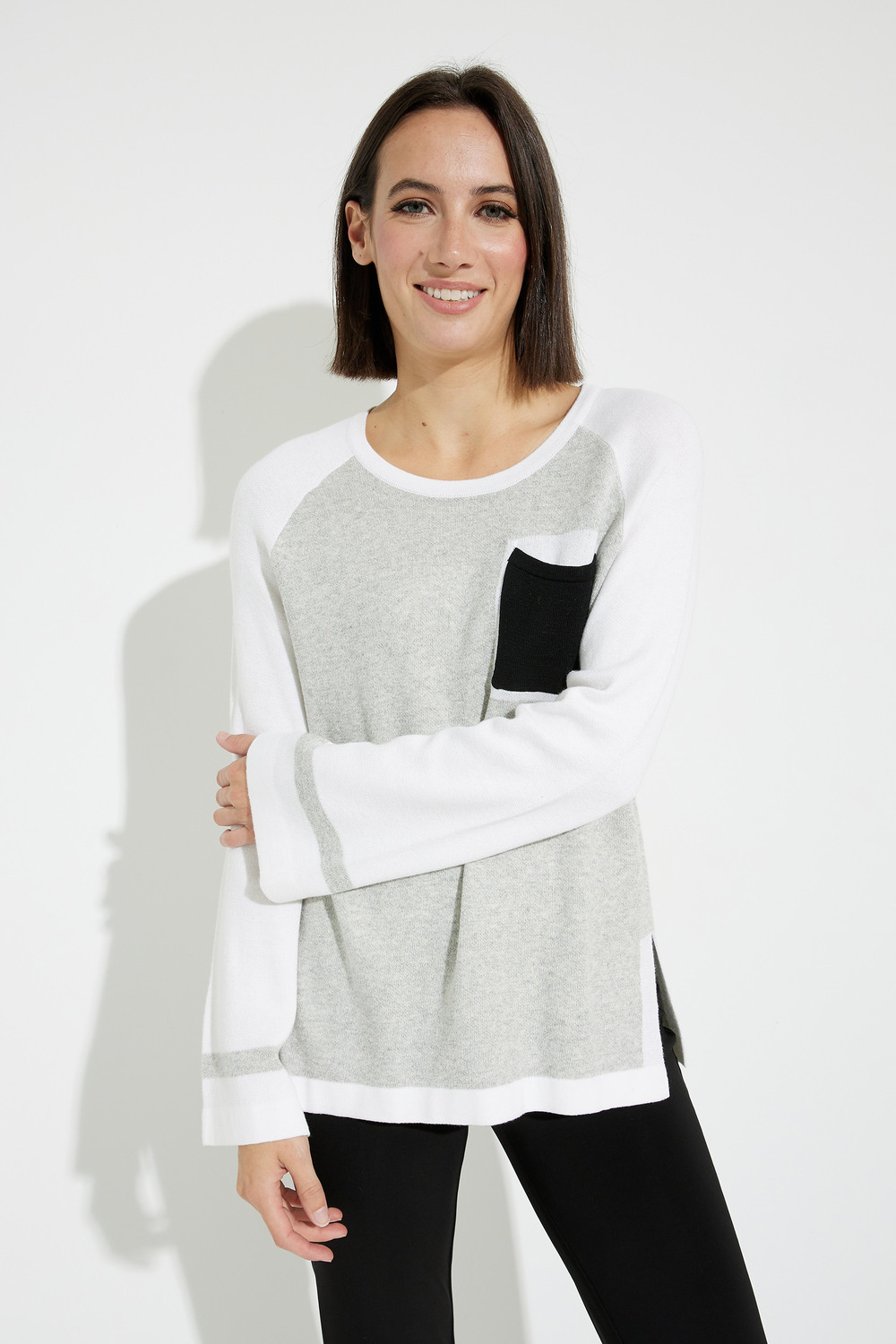 Colour-Blocked Sweater Style A40281. Multi