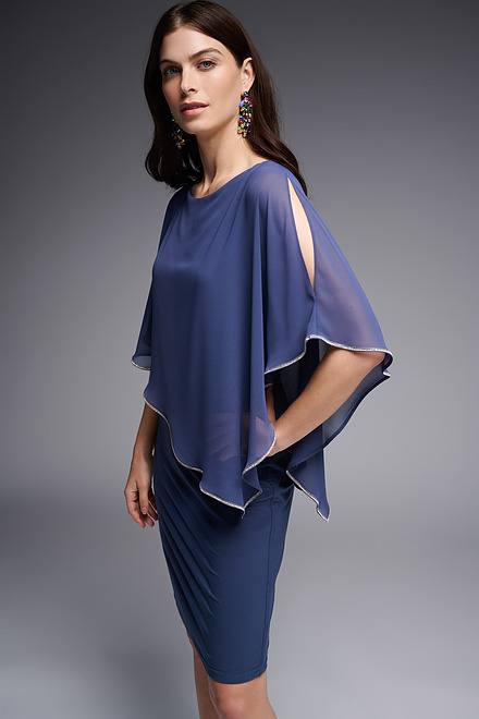 Robe avec cape asym&eacute;trique Mod&egrave;le 223762S24. Mineral Blue