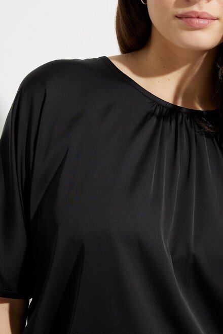 Slouchy Short Sleeve Top Style 232145. Black. 3