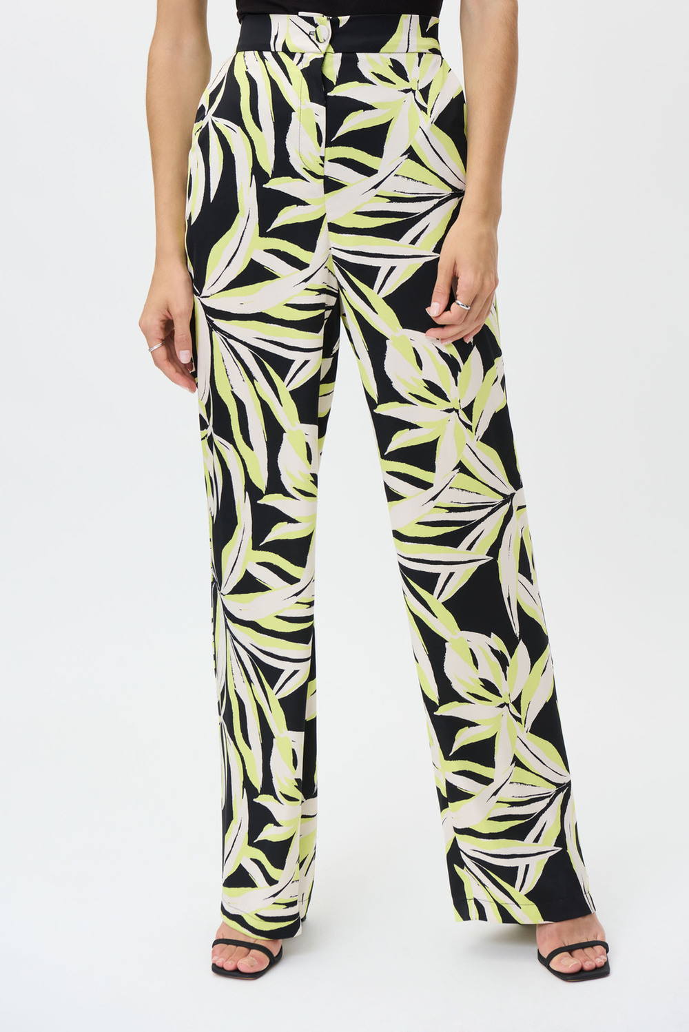 Palm Print Pants Style 232155. Black/multi