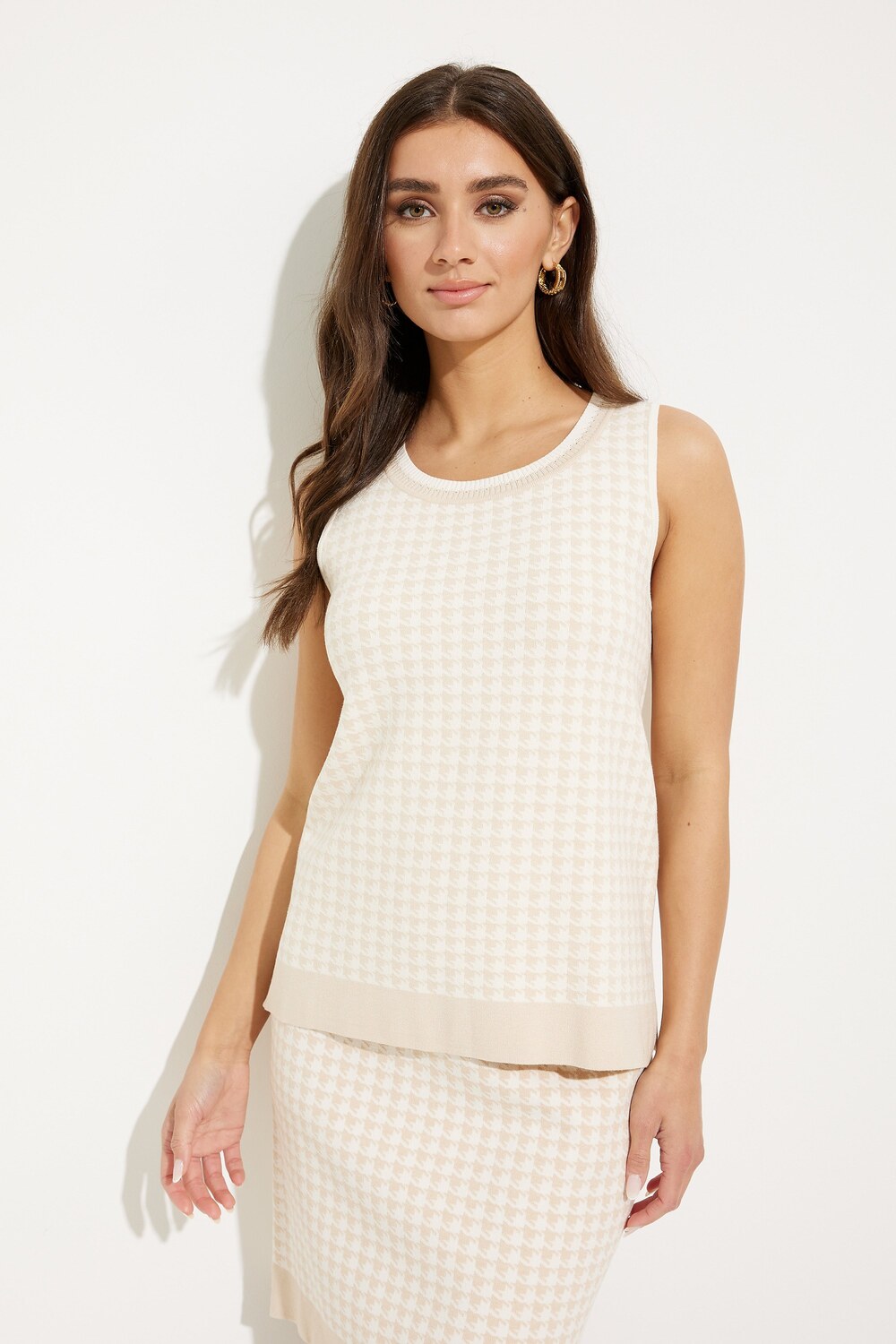 Houndstooth Print Sleeveless Top Style SP2345. Ivory