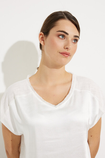 Short Sleeve V-Neck Top Style W6021. Off-white. 2