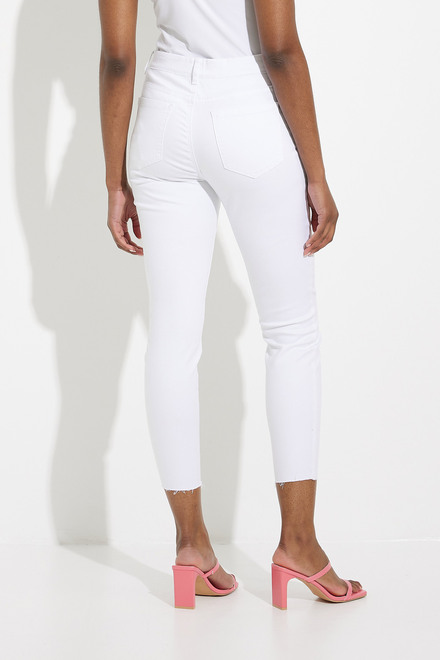 Skinny Ankle Pants Style C5392. White. 2