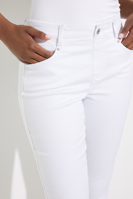 Skinny Ankle Pants Style C5392. White. 3