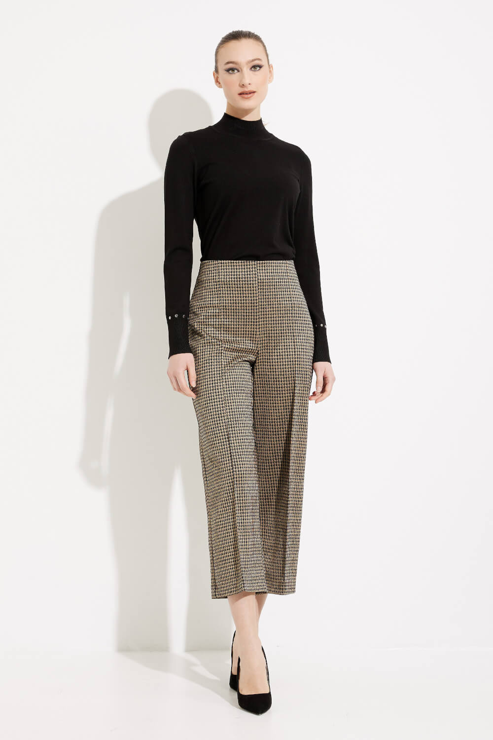 Houndstooth Culotte Pants Style 233249. Black/beige