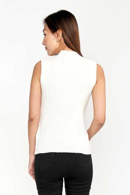 Sous pull &agrave; strass Mod&egrave;le 233854U. Offwhite. 2