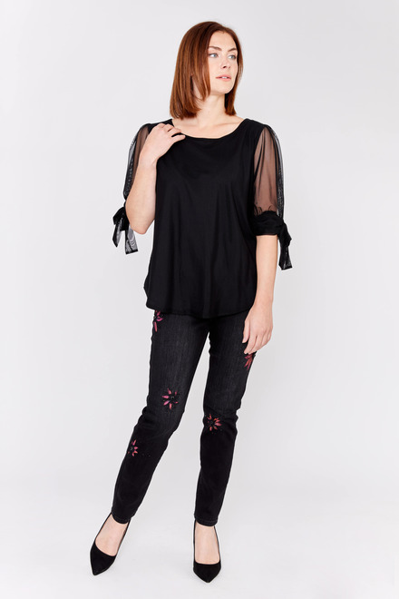 Embroidered Flower Jeans Style 233886U. Black/mage. 5