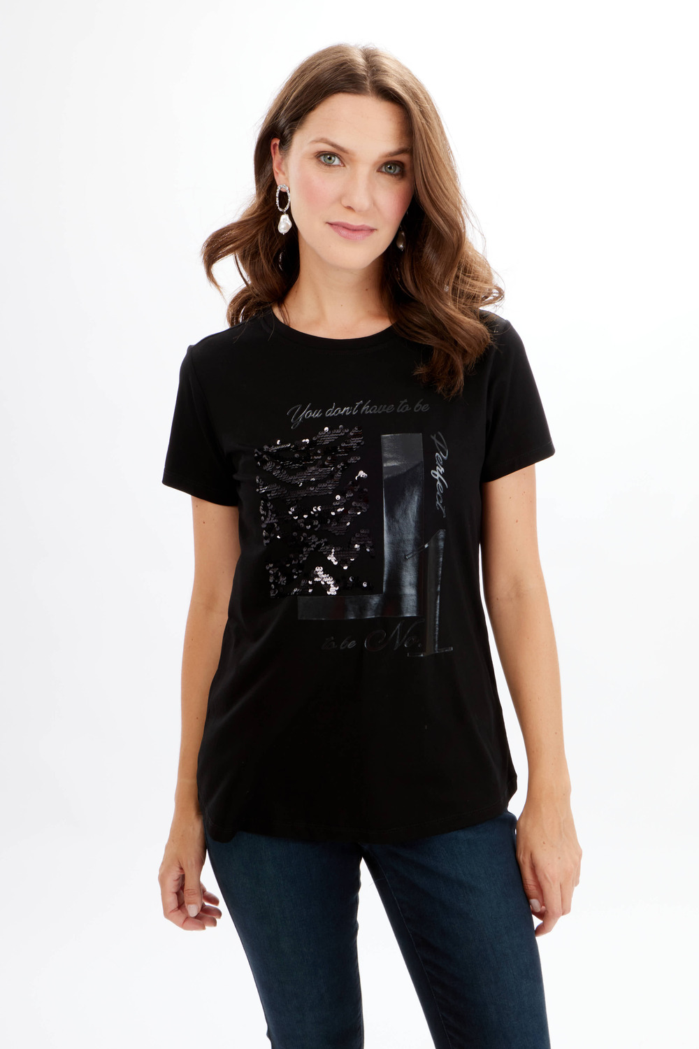 T-shirt monochrome à textures Modèle 714-02. Noir