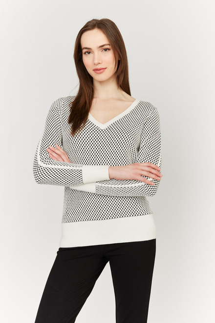 Textured V-Neck Knit Style EW31012. Off-white