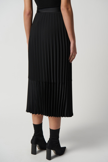 Pleated A-Line Skirt Style 234068. Black. 2