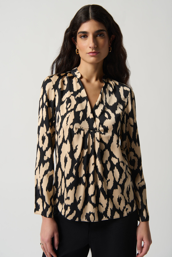 Abstract Animal Print Top Style 234077 | 1ère Avenue