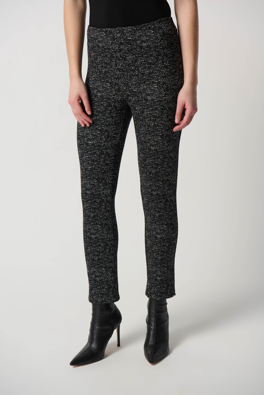 Tweed Straight Leg Pants Style 234116. Black/off White