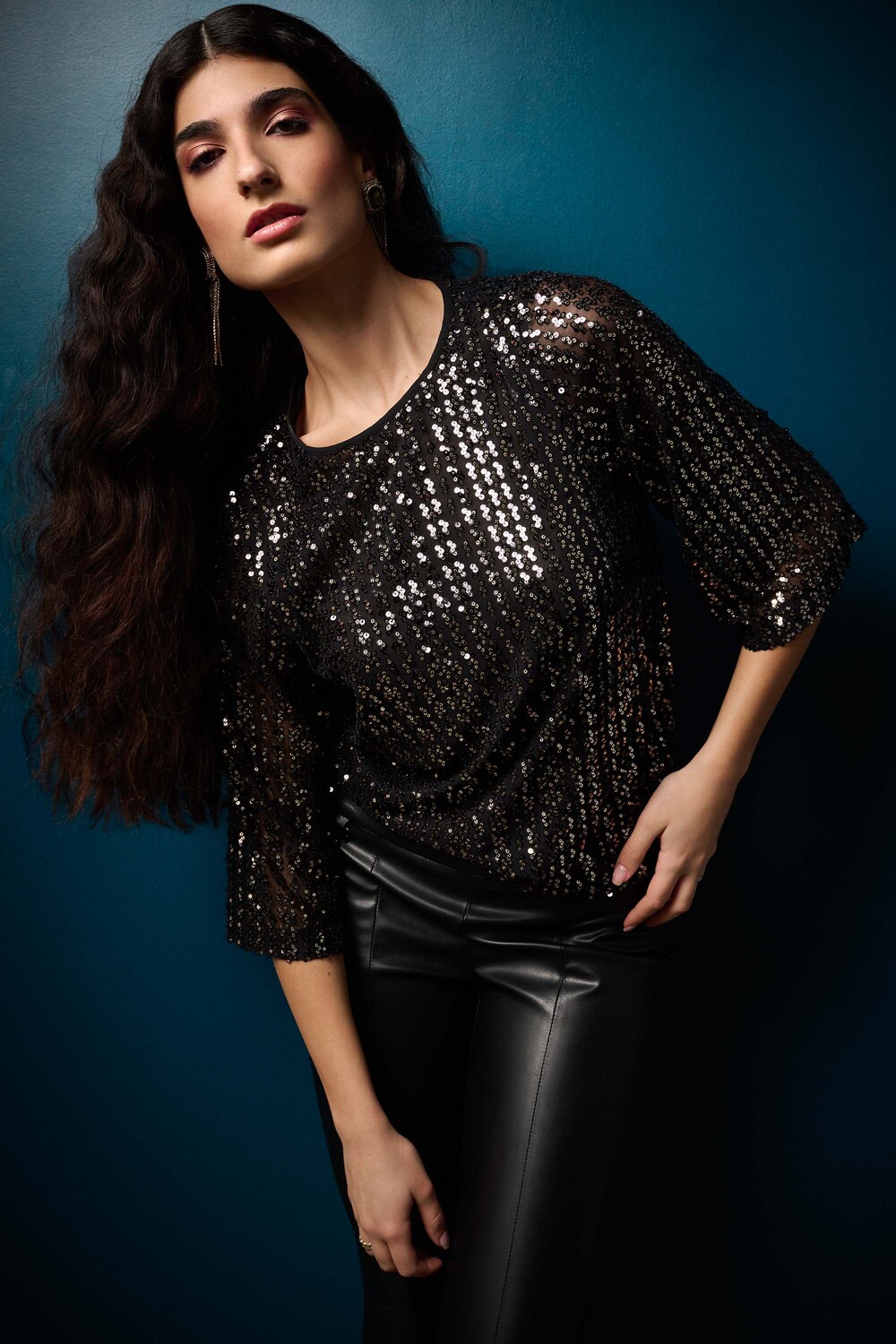 Sequin 3/4 Sleeve Top Style 234176. Black/gold