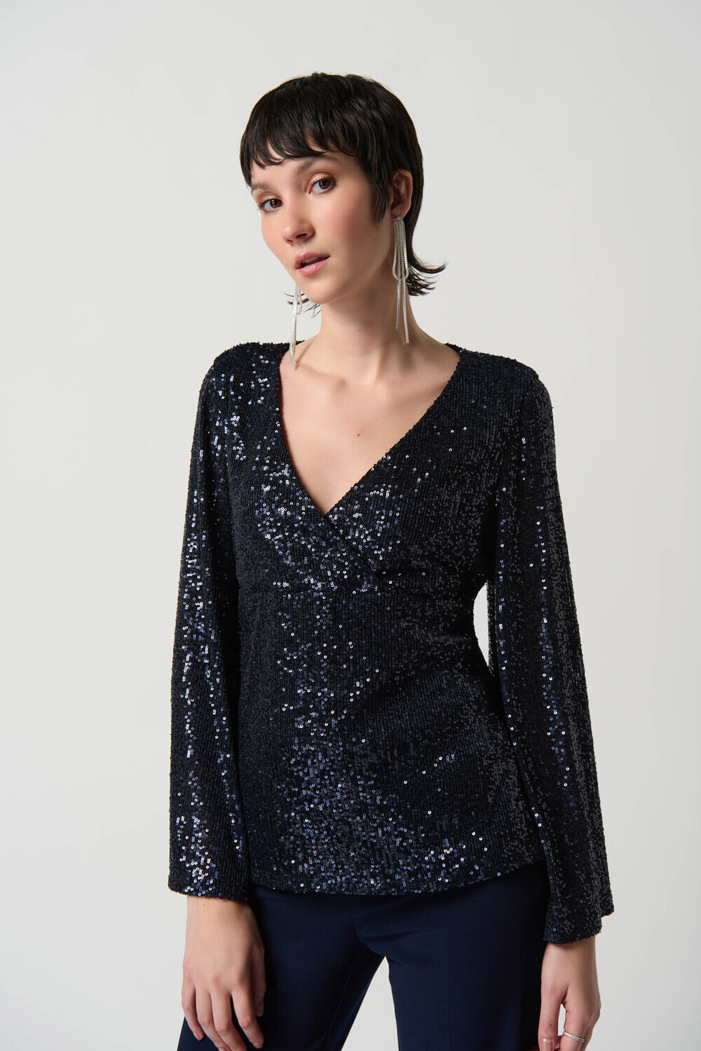 All-Over Sequin Top Style 234231. Black/black