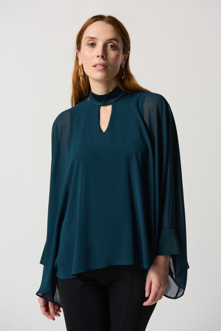 Lightweight, loose-fitting top Style 234245. Alpine green