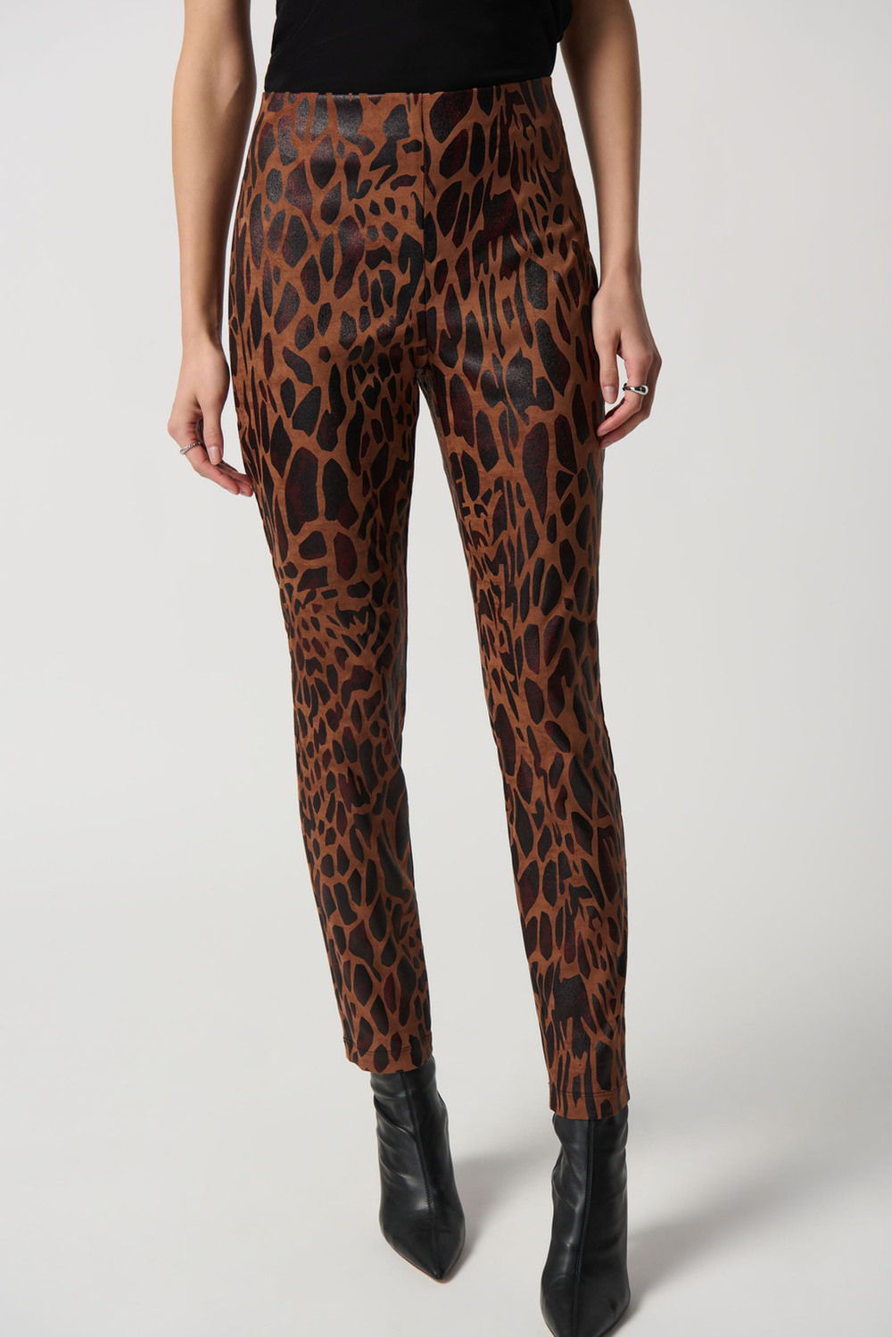 High Waist Pant Style 234283. Toffee/black