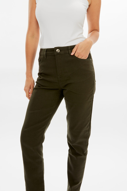Slim fit jeans style 73411. Olive . 4