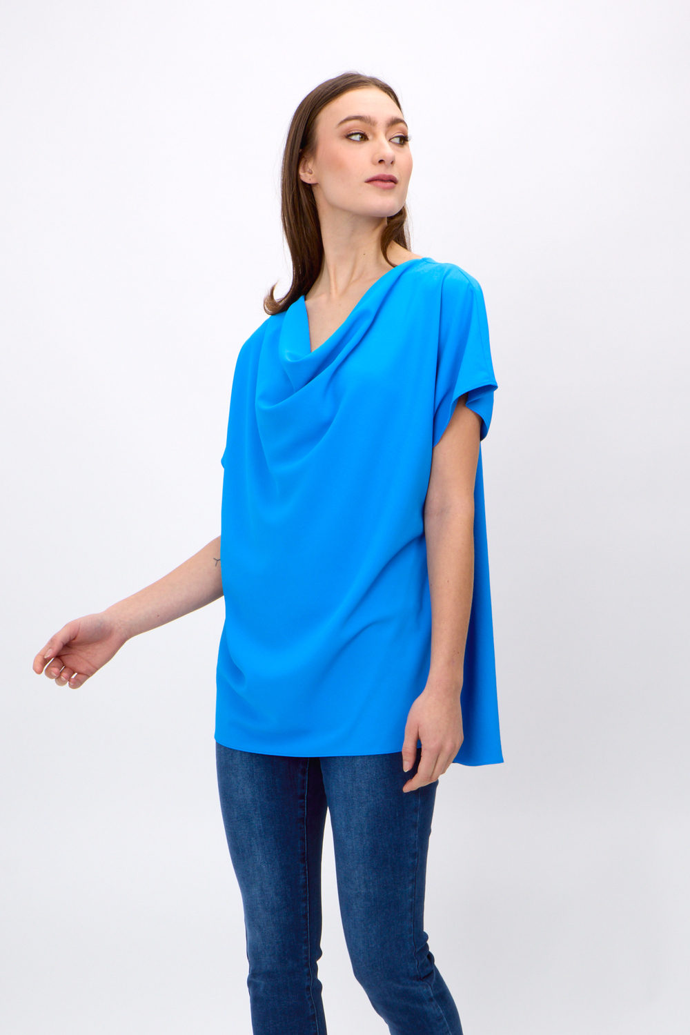 T-shirt plissé et fluide modèle 241099. French Blue