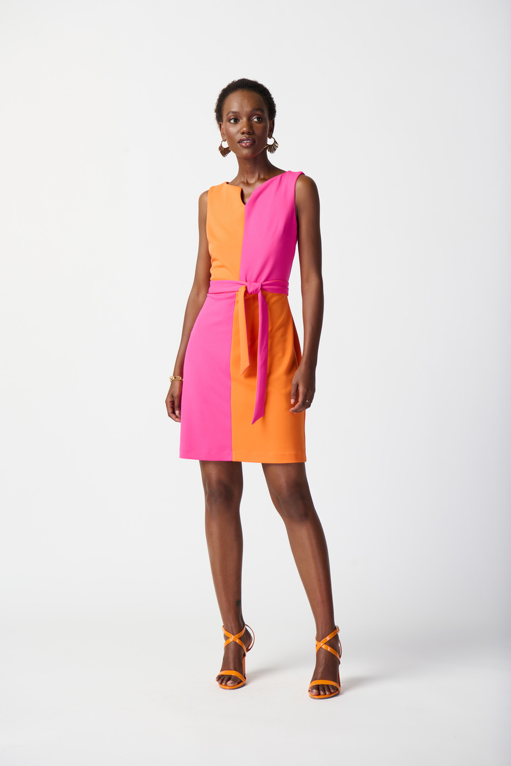 Robe ceinturée, effet colourblock modèle 241193. Ultra Pink/mandarin
