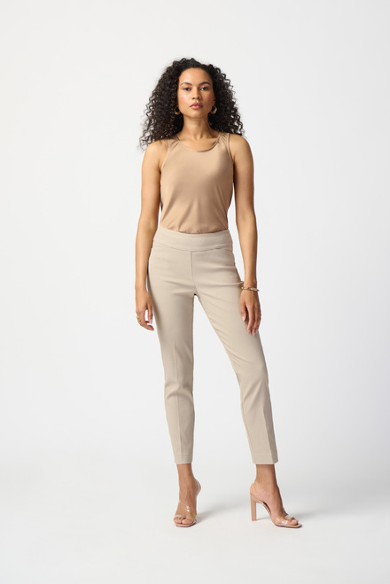 Fine-Textured Fitted Pants Style 241229. Dune. 4