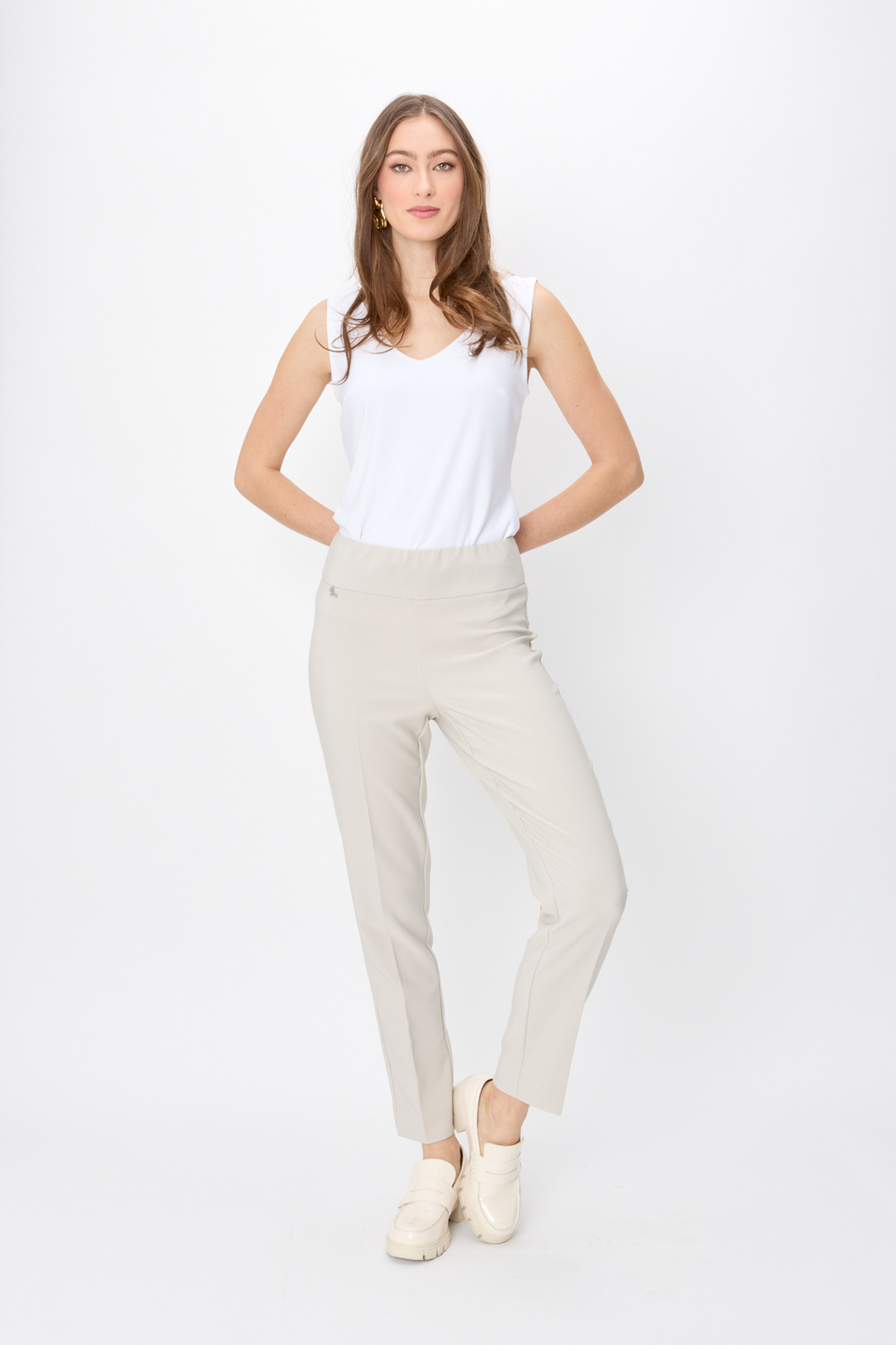 Cropped Pleated Pants Style 241231. Moonstone
