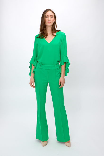 Pantalon évasé, coutures verticales Modèle 241248. Island green