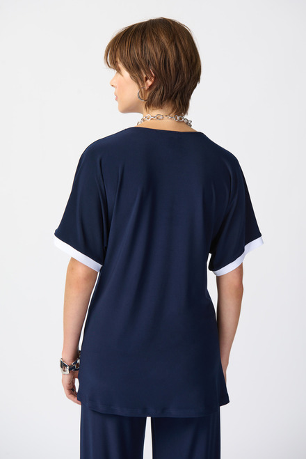 T-shirt asym&eacute;trique, bandes bicoloures mod&egrave;le 241279. Bleu Minuit/vanille. 3
