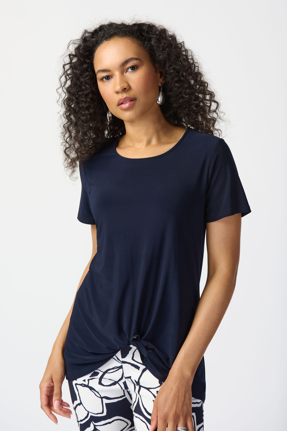 T-shirt long, finition plissée modèle 241290. Bleu Nuit