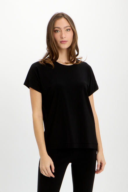 Basic Scoop Neck T-Shirt Style 241297. Black