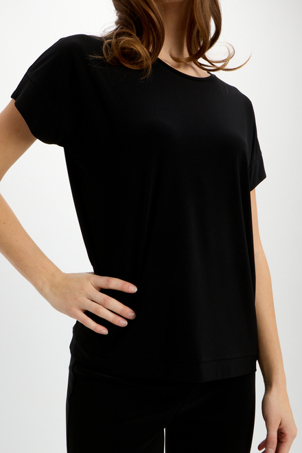 Basic Scoop Neck T-Shirt Style 241297. Black. 2