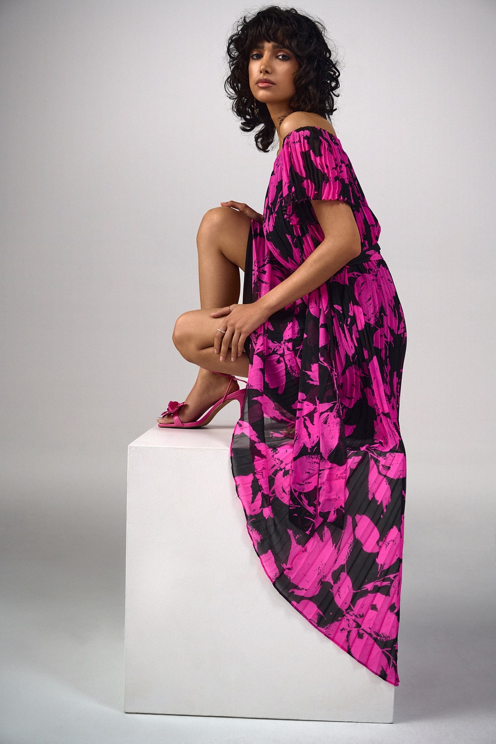 Off-Shoulder Floral & Pleated Dress Style 241908. Black/pink