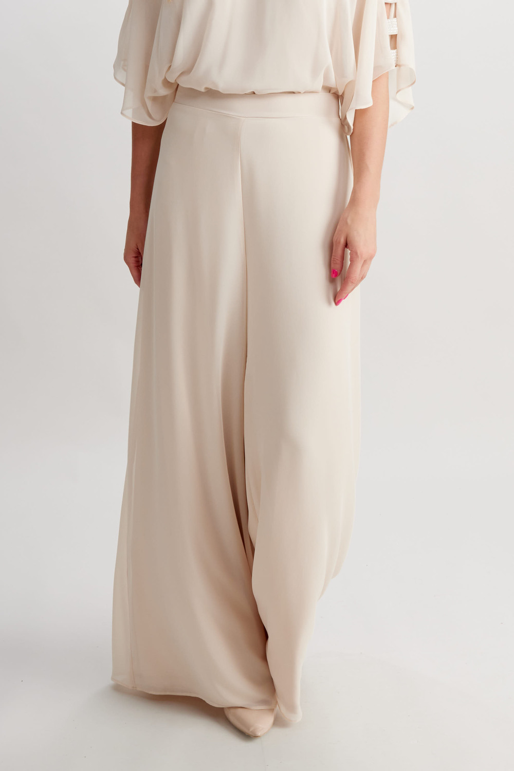 Wide leg pant Style 248027. Champagne