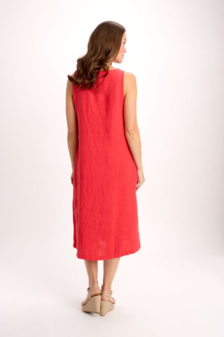 Sleeveless Round-Neck Midi Dress Style 24260. Coral. 2