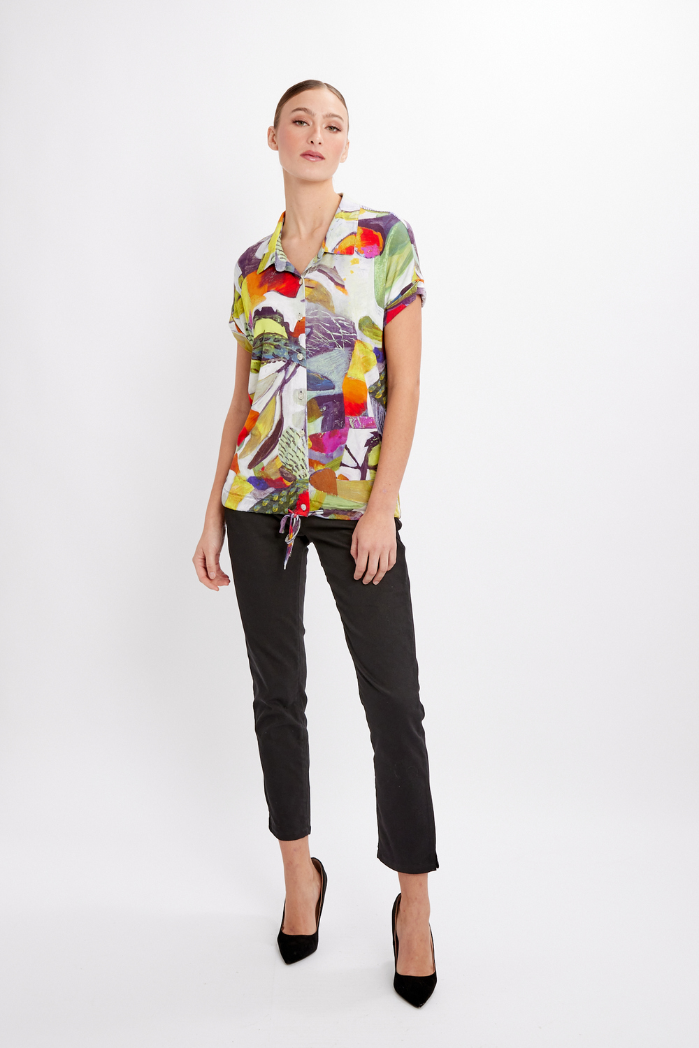 Chemise féminine à motif abstrait modèle 24693. As Sample