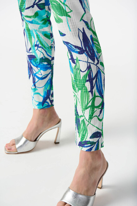 Pantalon ajust&eacute;, texture multicolore mod&egrave;le 242000. Vanille/multi. 3